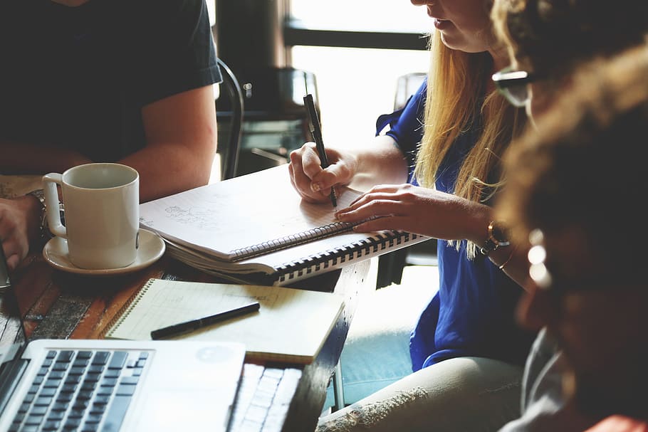 startup-meeting-brainstorming-business